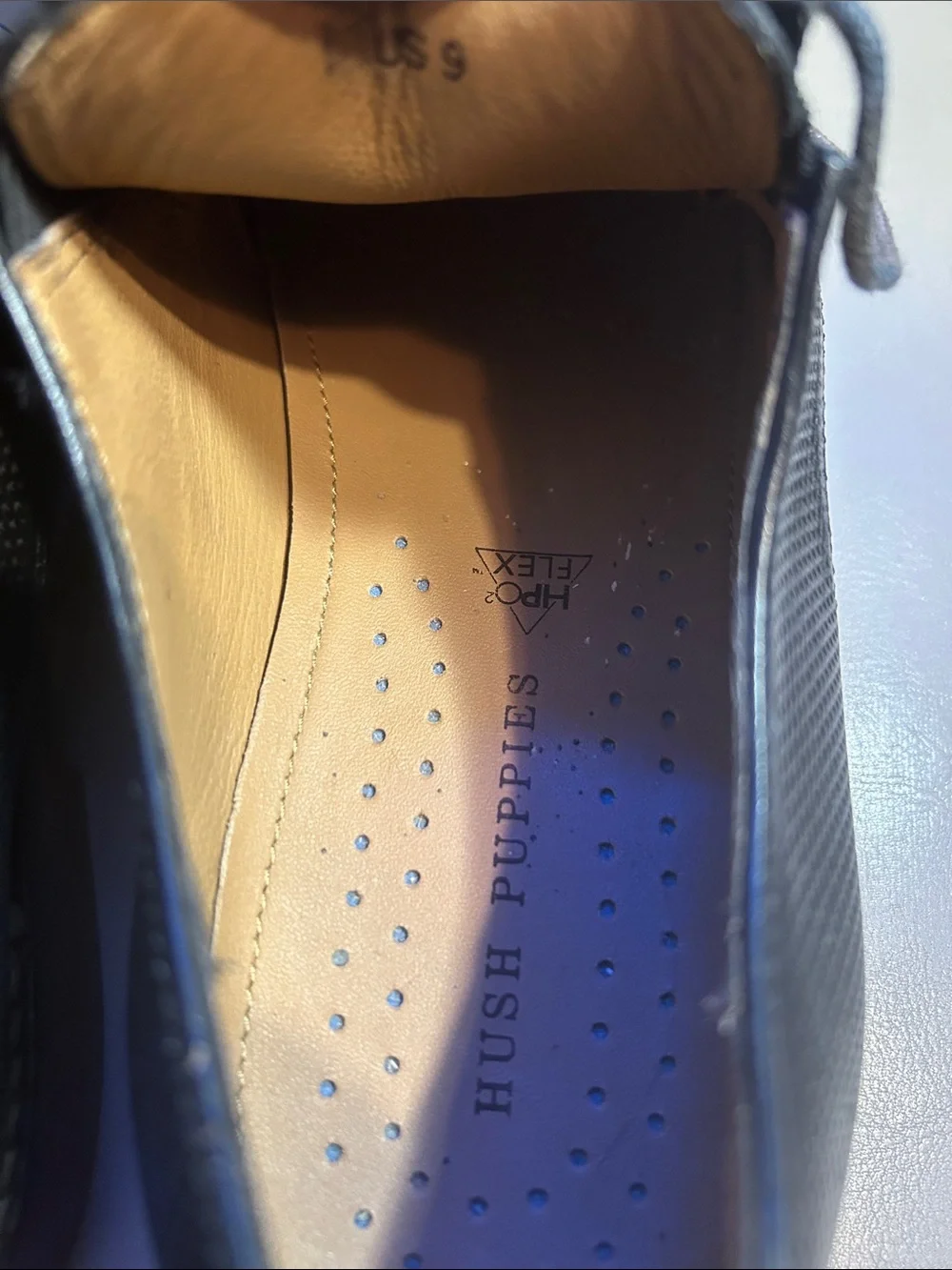 Hush Puppies Men’s Black Leather Perforated Derby Shoes: Size 9